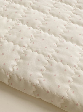 淡黄底爱心波浪方格绗棉包包棉衣餐垫坐垫家居宠物衣服手作面料