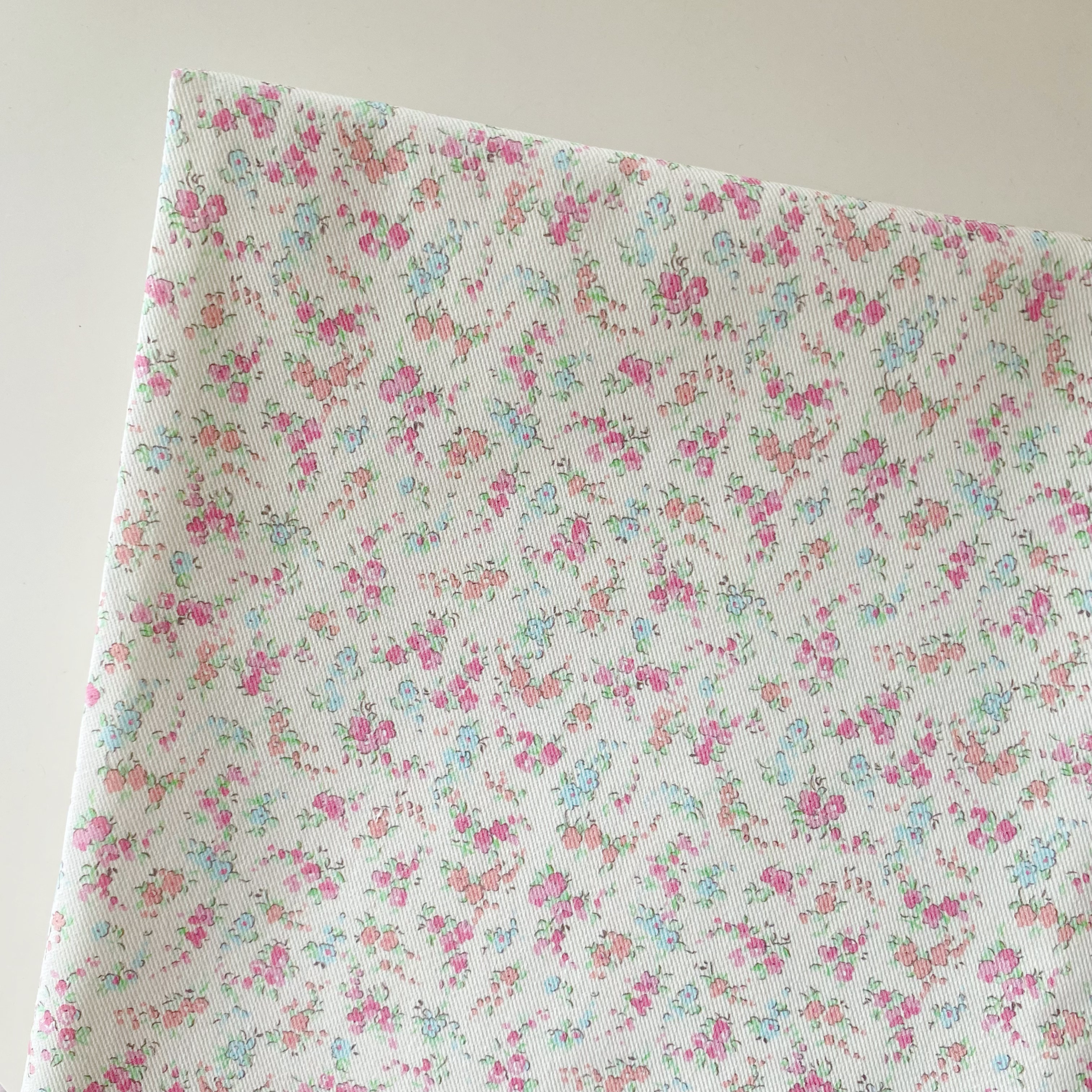 16支小碎花纯棉斜纹布料手工diy包包服装裤子面料有一定厚度