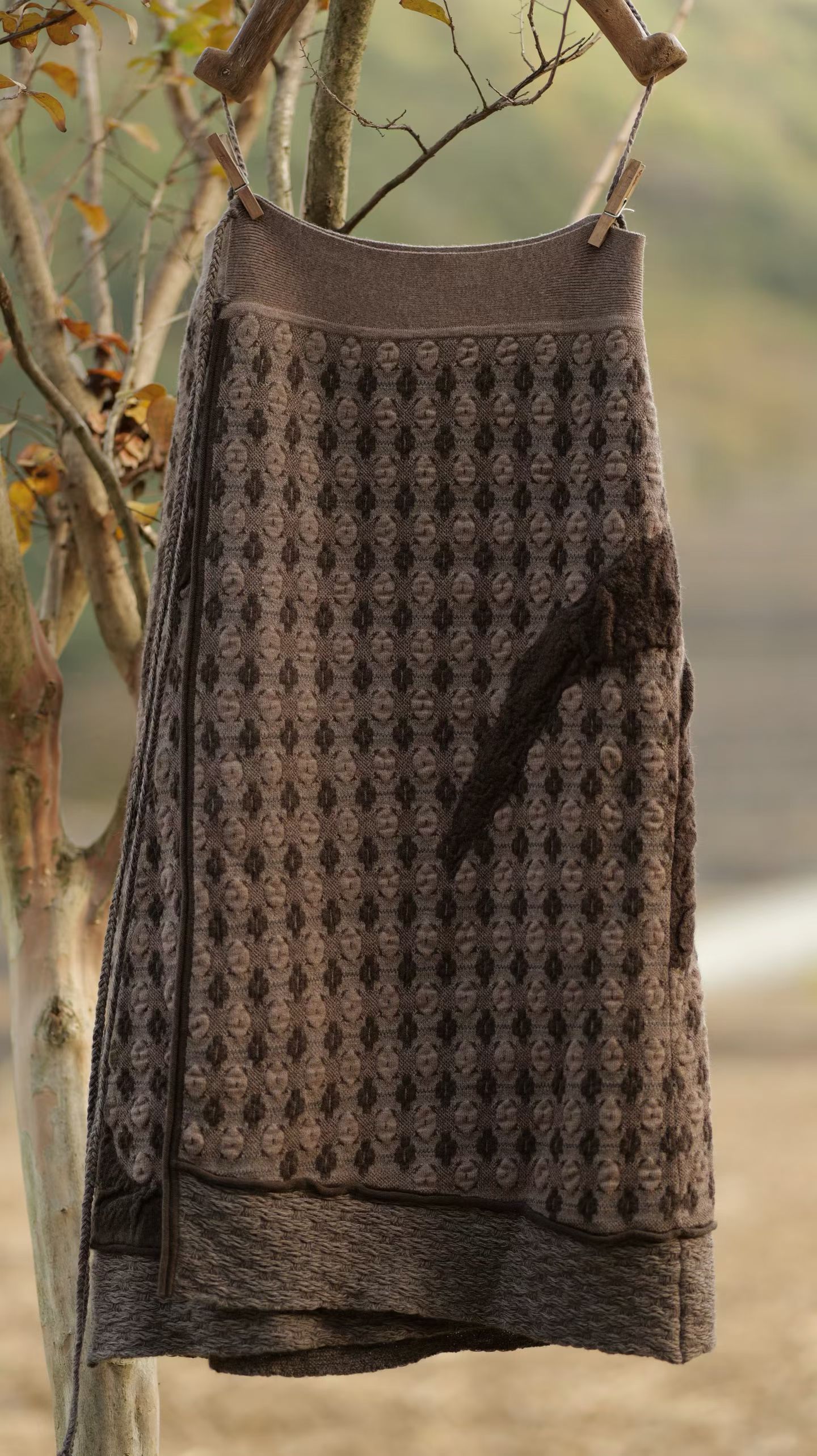 衣诗里M1518复古提花裹裙复古提花