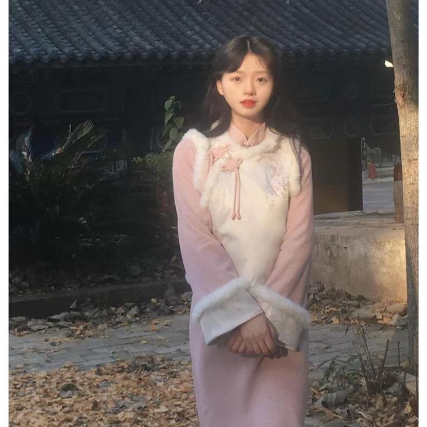 秋冬款加绒加厚小个子旗袍连衣裙年轻款大码粉白梅花毛绒马甲套装