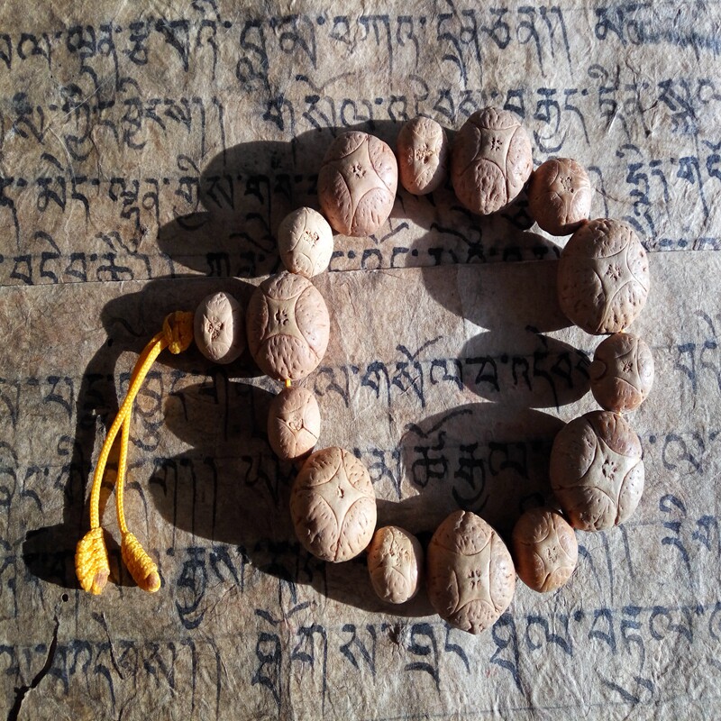 2014年沉籽尼泊尔木瓜麒麟眼菩提子佛珠手串龙眼凤眼佛珠文玩手串