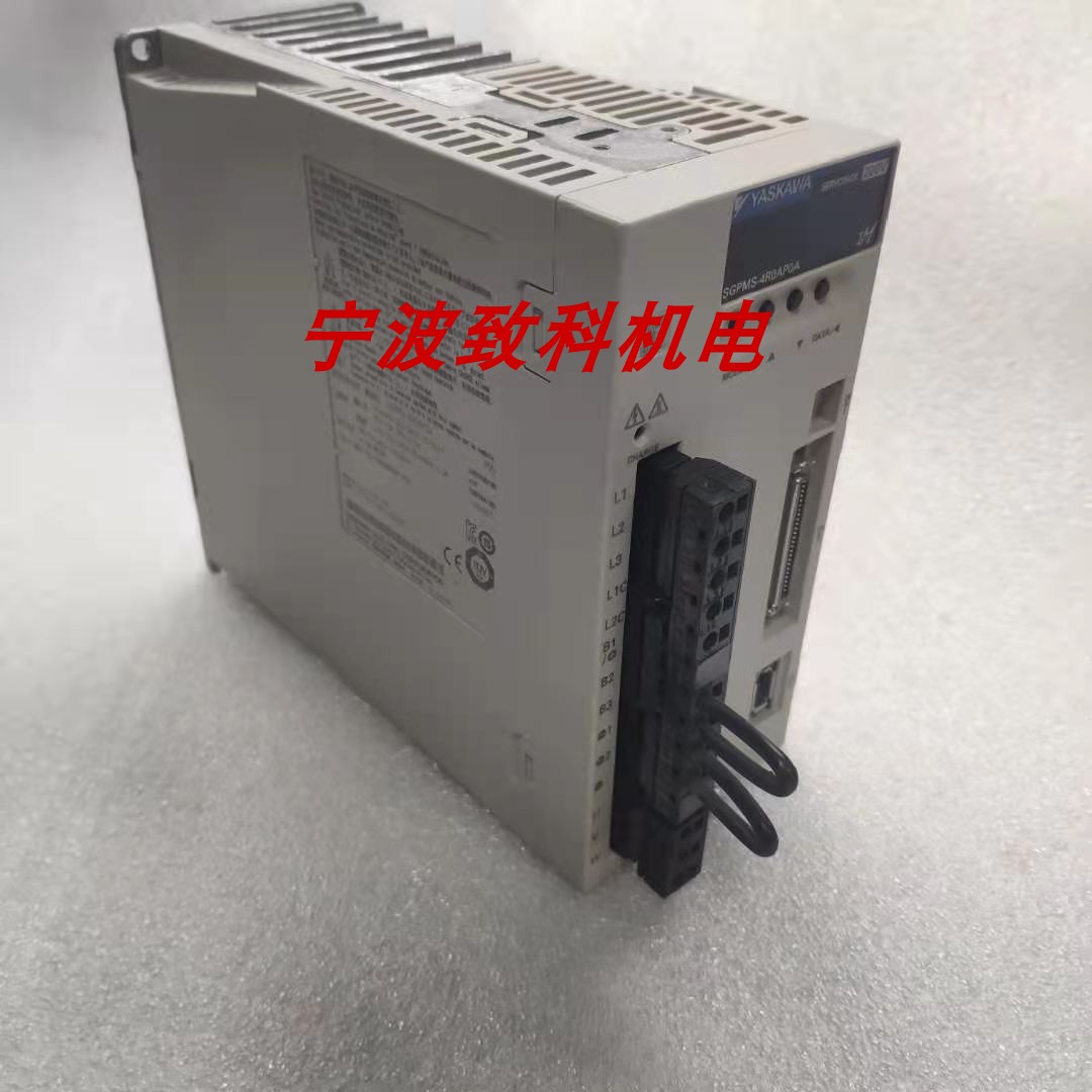 SGD7S-7R6A00A002 SGD7S-7R6A10A002 SGD7S-7R6A30B202 安川 二手