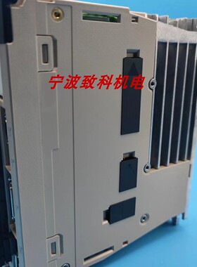 SGDV-R70A01AY547AB SGDV-R70A01A 安川二手伺服 驱动器 9新 质保