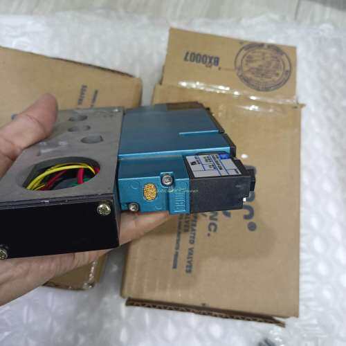 BALLUFF BES517-132-M3-H-S4接近开关MAC 57D-63-121CA电磁阀