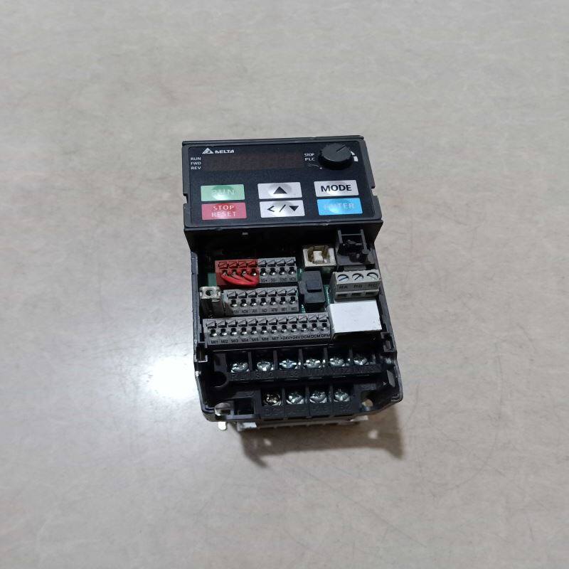 台达变频器VFD1A5MS43ANSAA 380V 0.4KW拆机实图