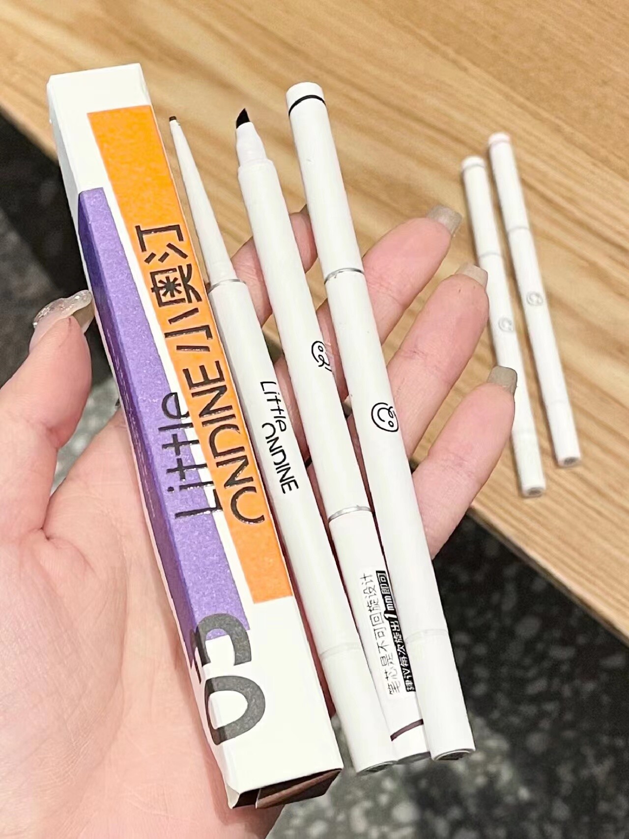小奥汀极细双头眼线胶笔图片
