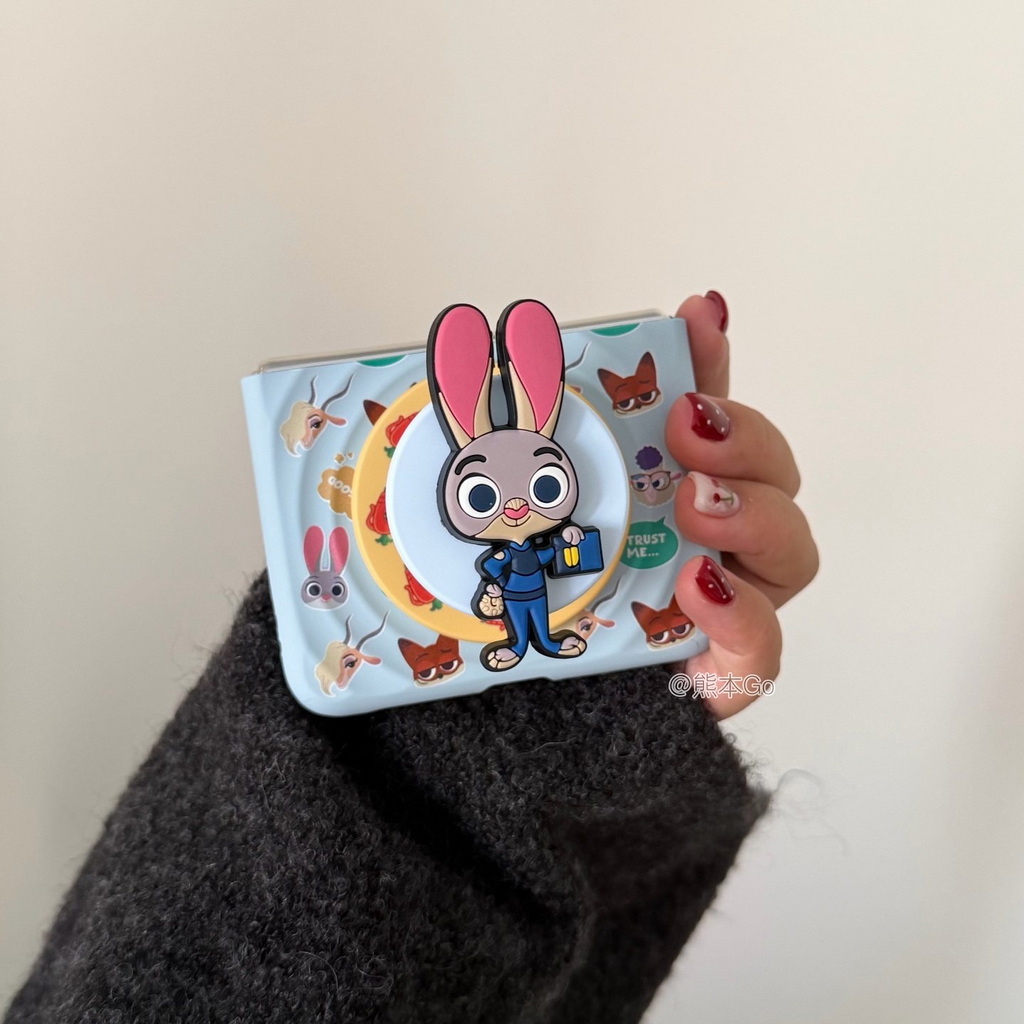 可爱卡通兔子磁吸支架波纹手机壳