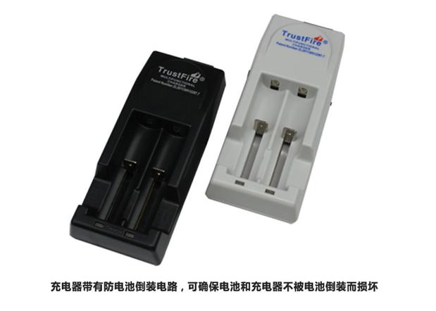 神火锂电充电器1450018650锂电