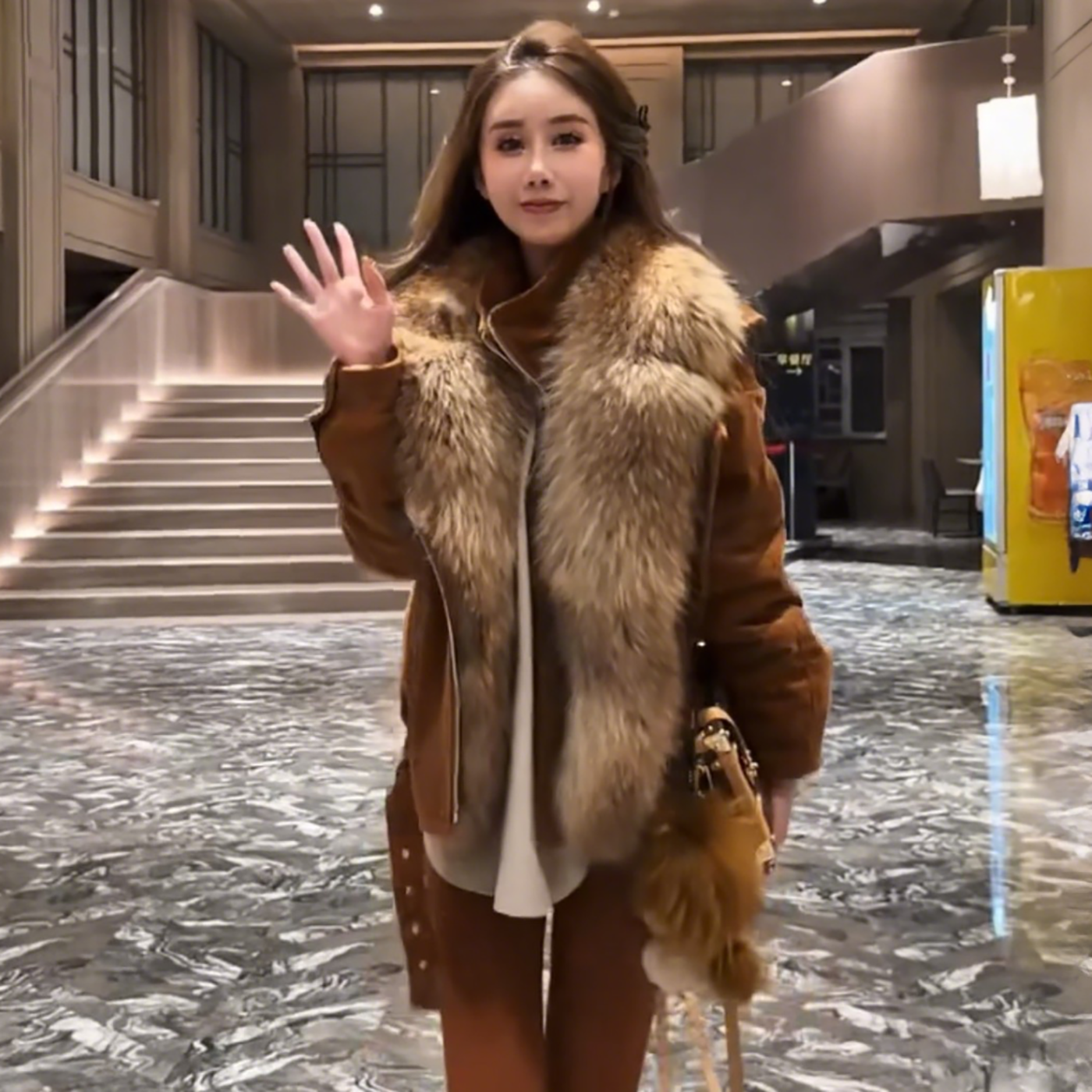 韩版大毛领棉服外套条绒派克服