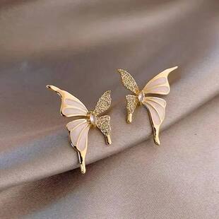 Light Winter Niche Elegant Butterfly Autumn Zircon And