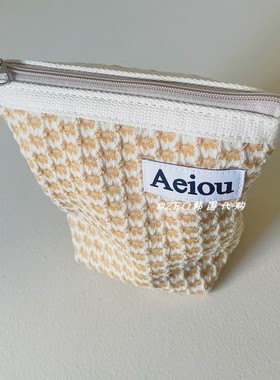 韩国正品代购 Aeiou 泡泡花纹收纳小袋 零钱手拿包 大容量化妆包