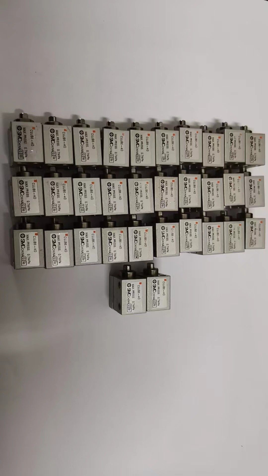 原SMC CUJB4-4S/CUJB4-6SM/CDUJS12-20D/CDUJB10-10D自由安装气缸