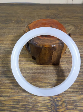10244号 马达加斯加白色玉髓手镯 玛瑙镯子 圈口60mm