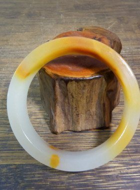 9597号 新疆克拉玛依金丝玉轮胎镯子 圈口56.5mm