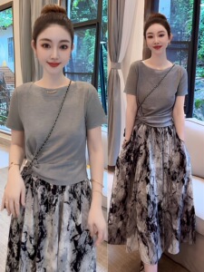 套装女时尚穿搭夏季一字领纽结短袖t恤休闲印花半身裙洋气两件套