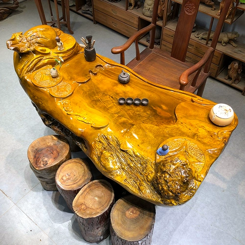 Корнеодичный чайный стол