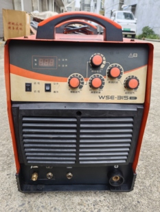 佳士二手WSE315交直流铝焊机380V，正常使用有焊枪和地线。