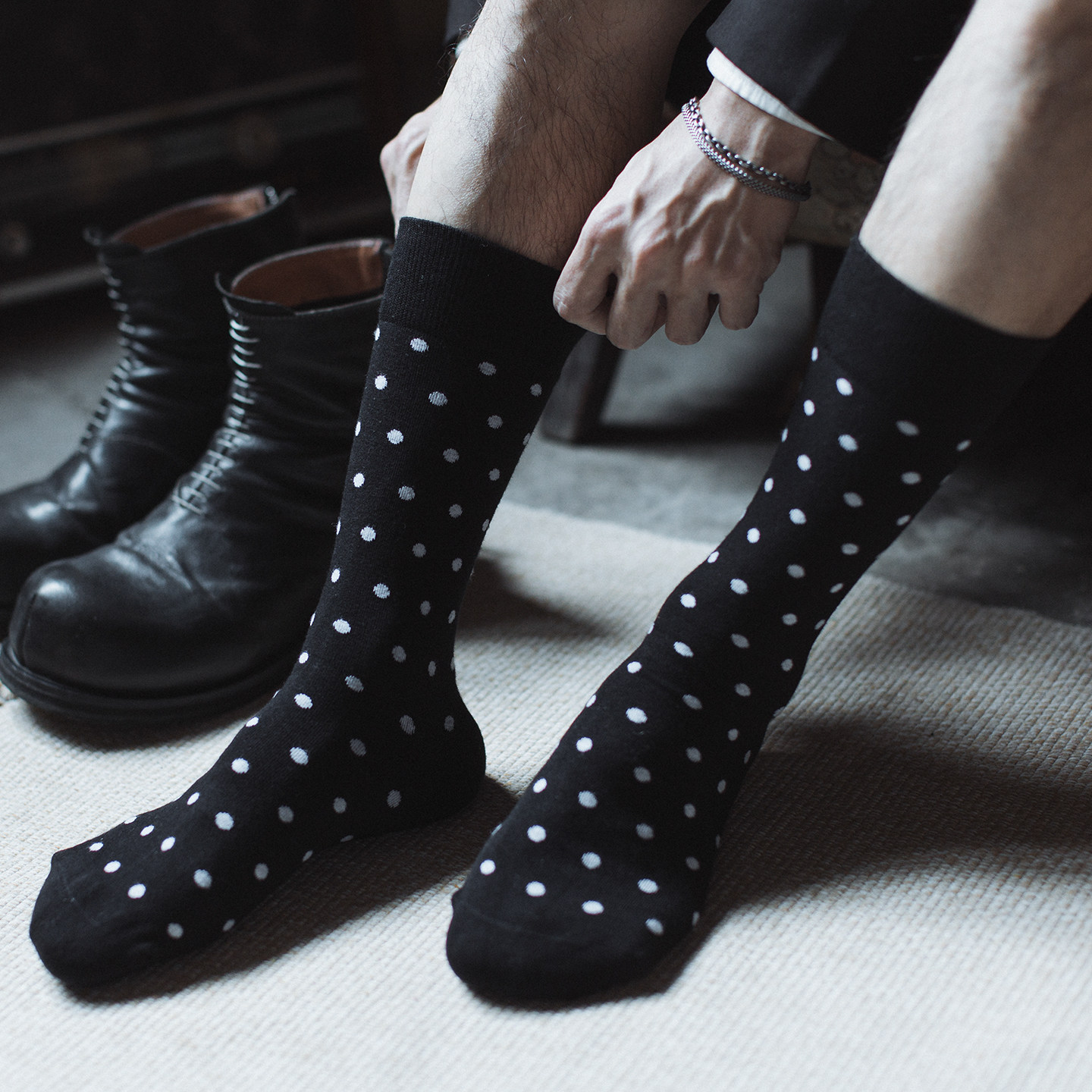 高街波点潮袜男无骨纯棉四季舒适中筒袜复古百搭马丁靴商务休闲袜