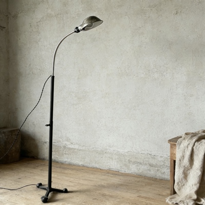 复古金属落地灯可弯曲鹅颈三脚稳固底座民宿客厅书房侘寂风氛围灯