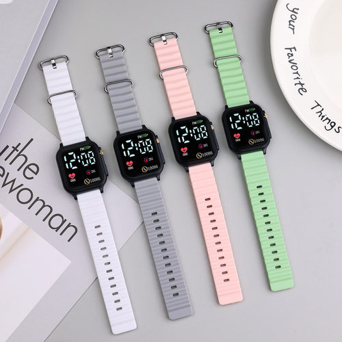 新款外贸可爱大屏LED儿童电子手表数字时尚男女学生初中生电子表