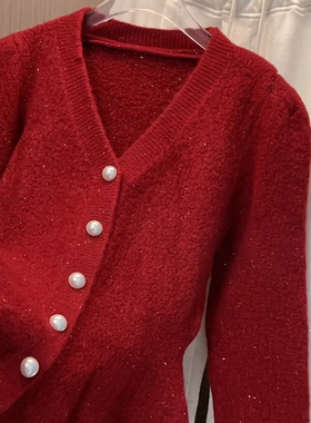 小香风时尚复古红色v领针织开衫女秋冬季洋气珍珠扣收腰毛衣外套