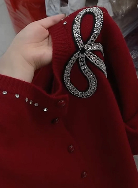 法式优雅钉珠蝴蝶结圆领针织开衫女装秋冬款红色气质显瘦毛衣小衫