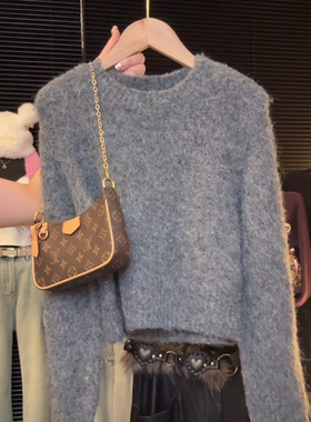 简约风韩系长袖圆领毛绒毛衣女2025秋冬新品灰色修身显瘦短款上衣