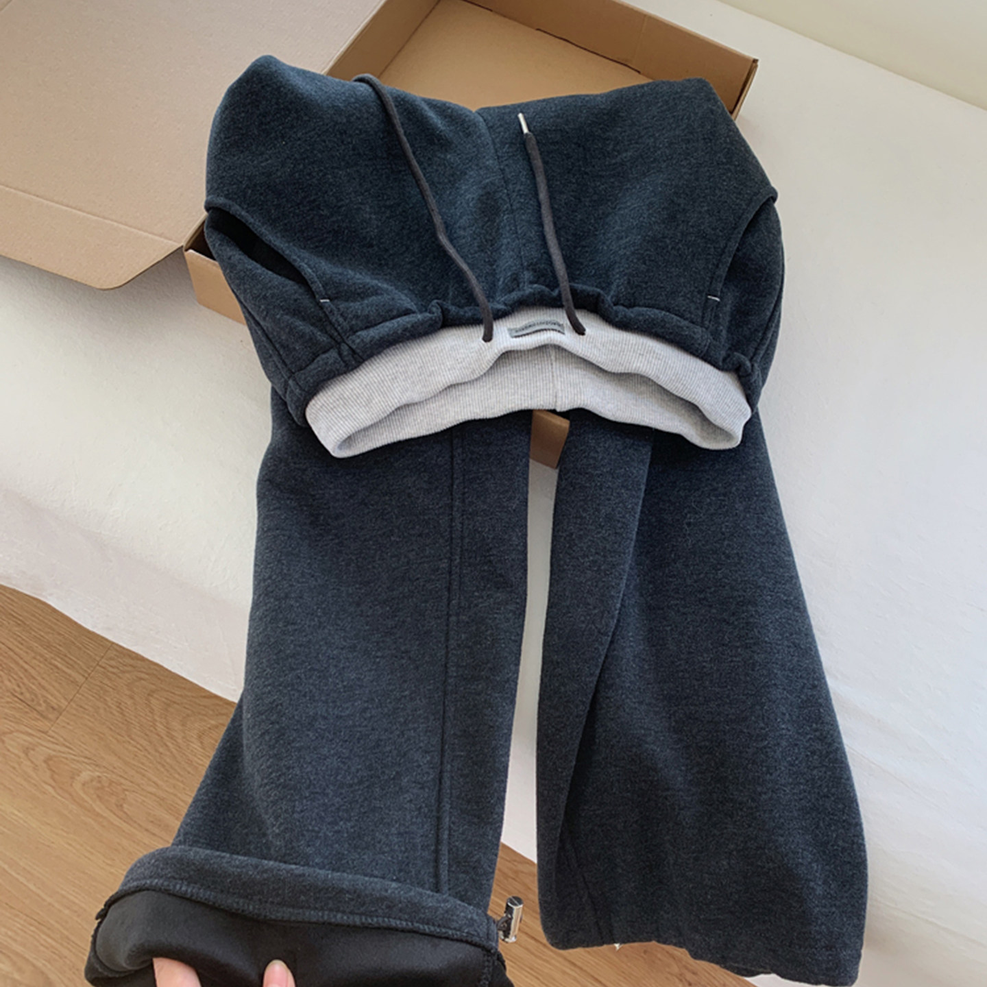 深灰色加绒加厚休闲运动卫裤女装