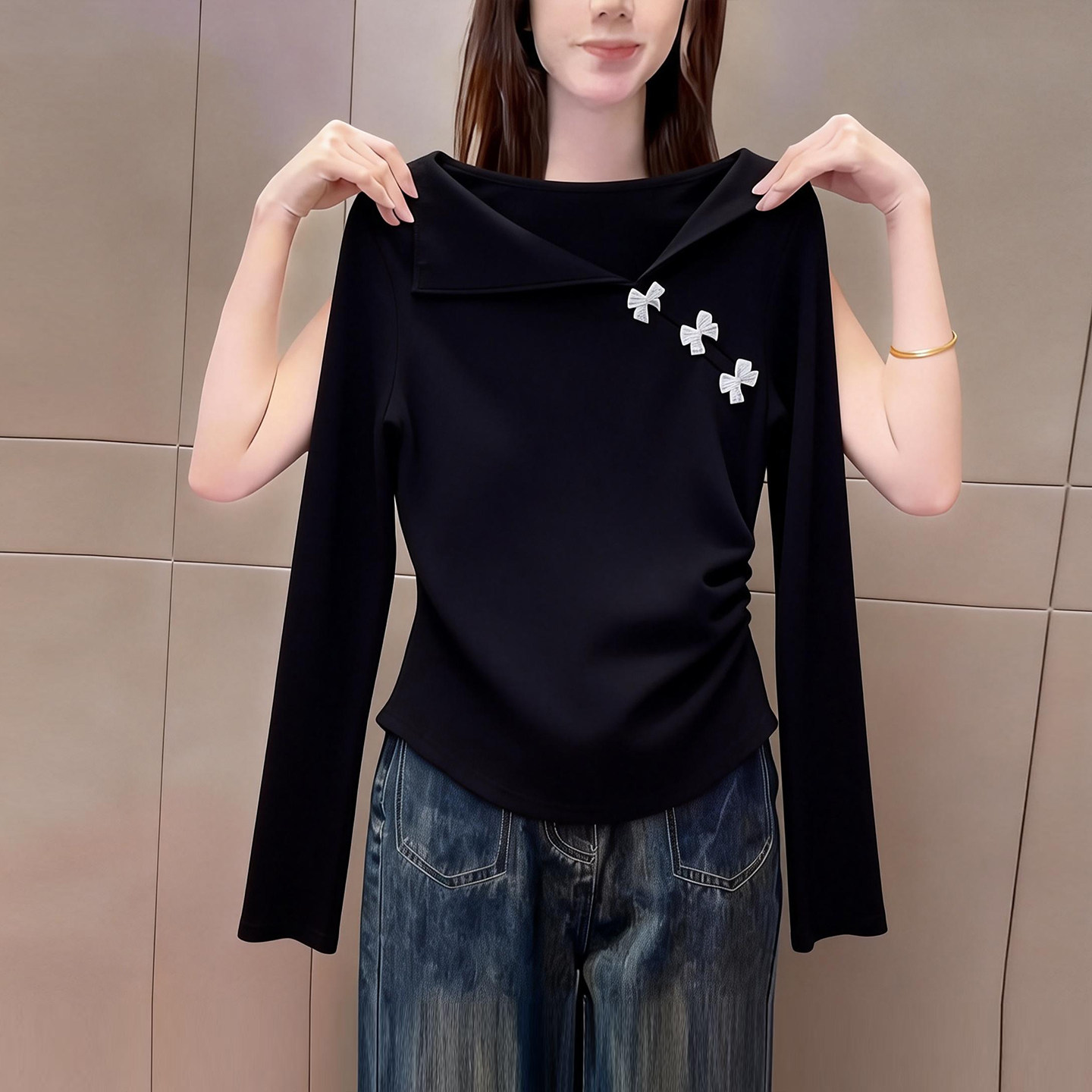 洋气蝴蝶结装饰斜领长袖t恤女装修身气质黑色内搭上衣早春季新款,女装/女士精品,大码内搭,淘宝优惠券,粉丝福利购,淘宝优惠卷