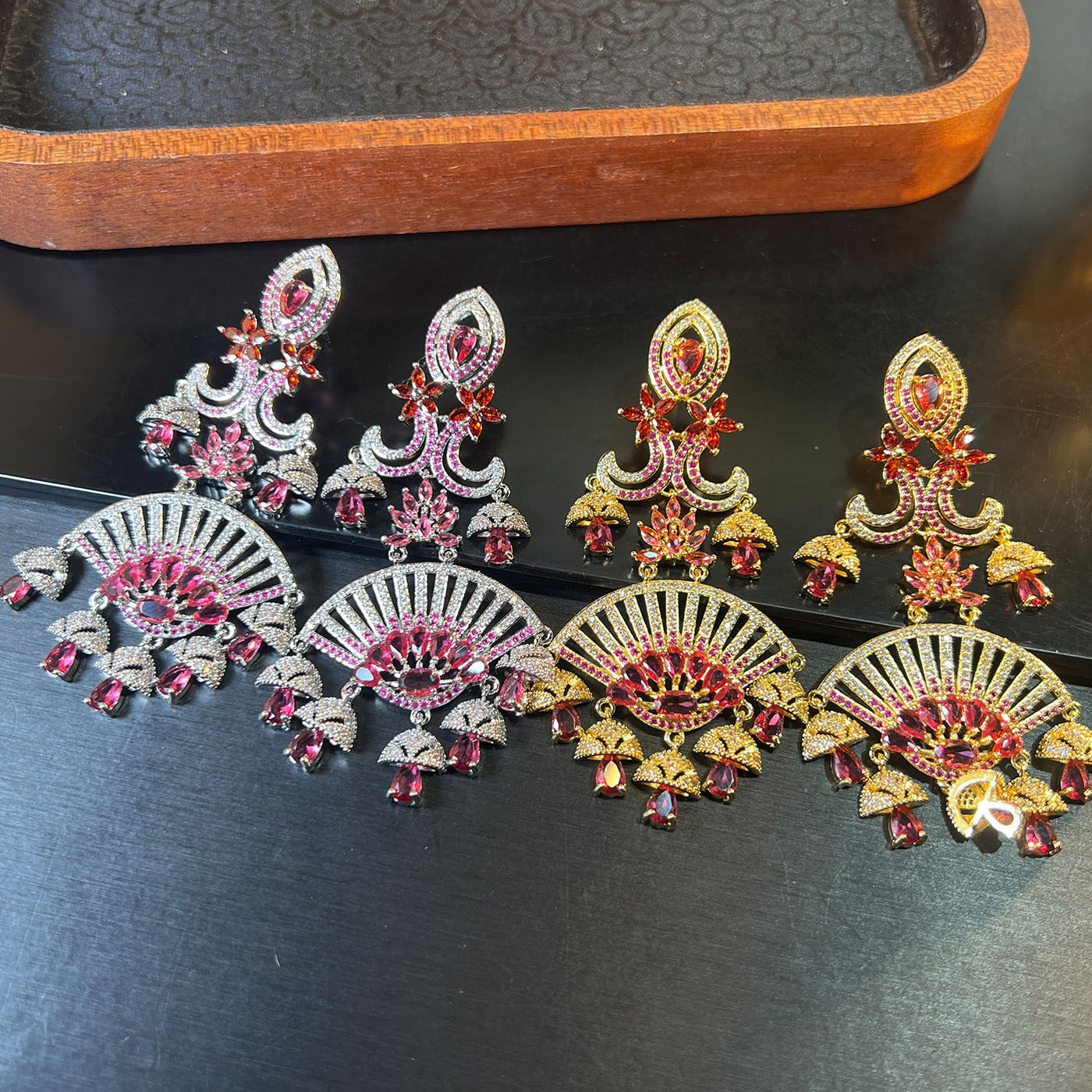「高定走秀款」earrings欧美夸张重工宫廷风复古扇形印巴铜镶锆