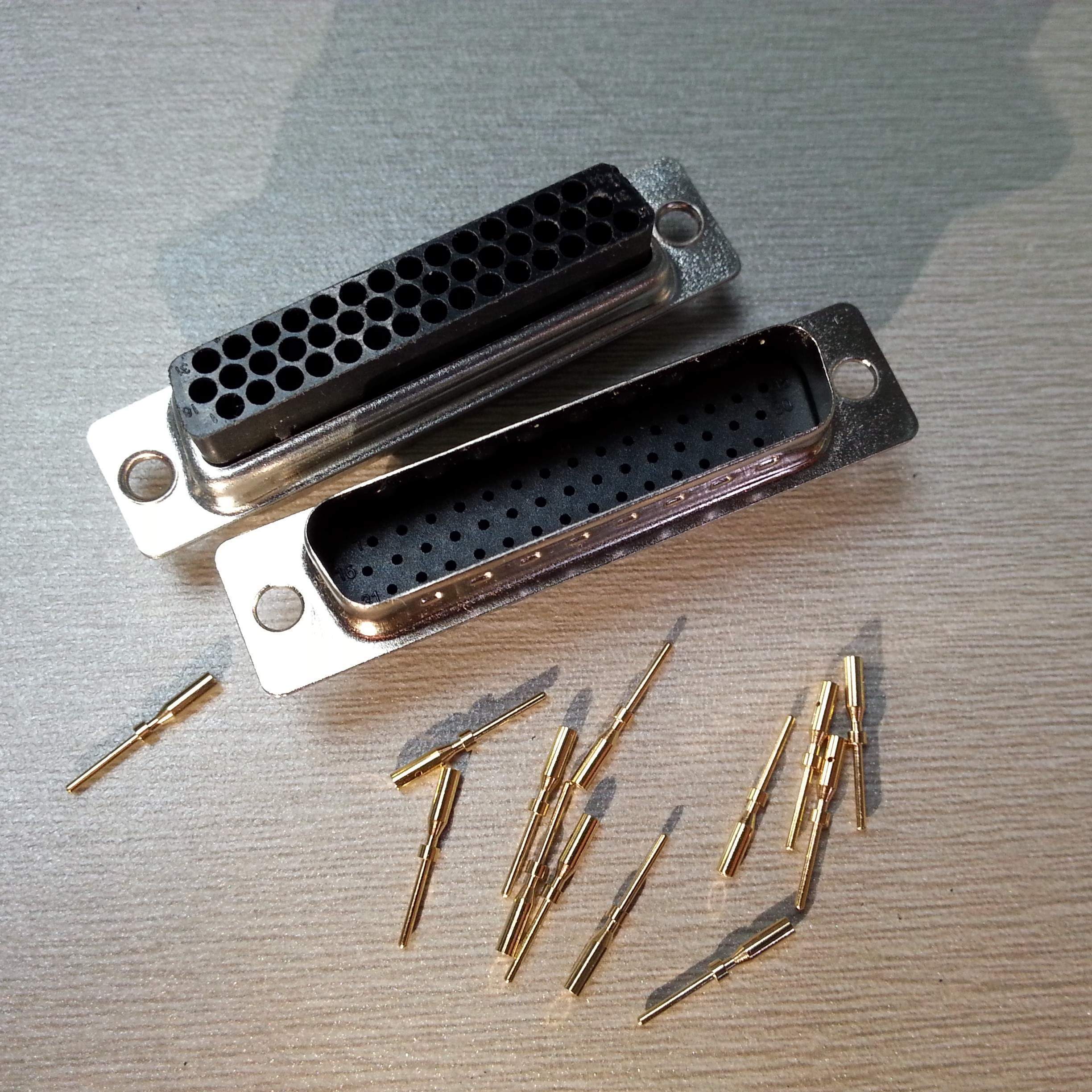 DSUB打线式车针44PIN公头连接器 军工级矩形压端子DB44号公接插件