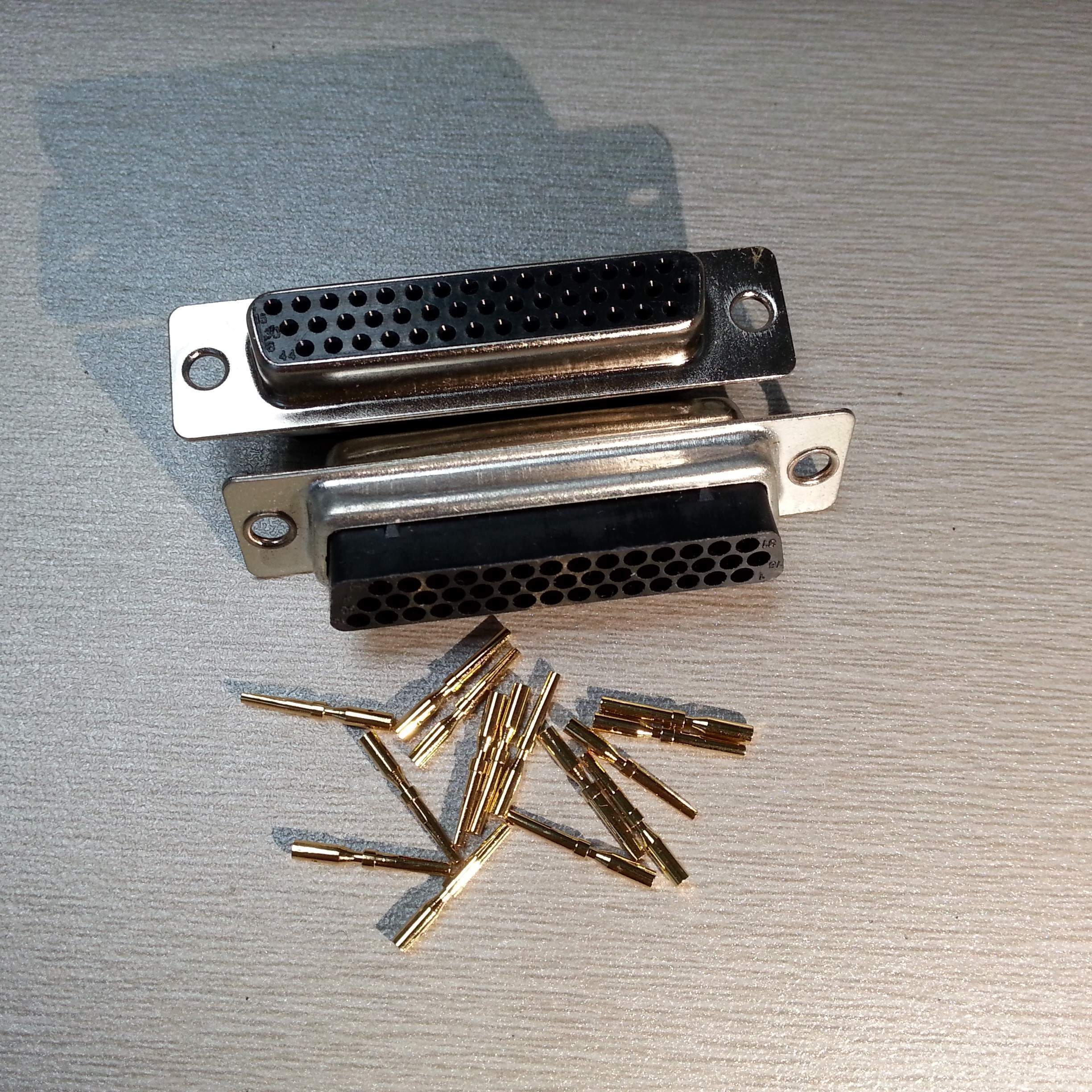 新品DSUB压线式VGA接口连接器 矩形打线式44PIN母头 接触区镀金3U