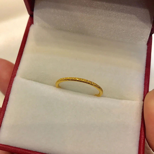 细款镀18K金素圈磨砂戒指女极简百搭钛钢指环食指戒ins小众设计
