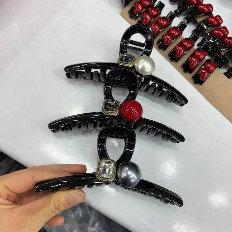 韩国东大门新款亚克力大号水钻球球鲨鱼夹简约气质百搭抓夹发夹女