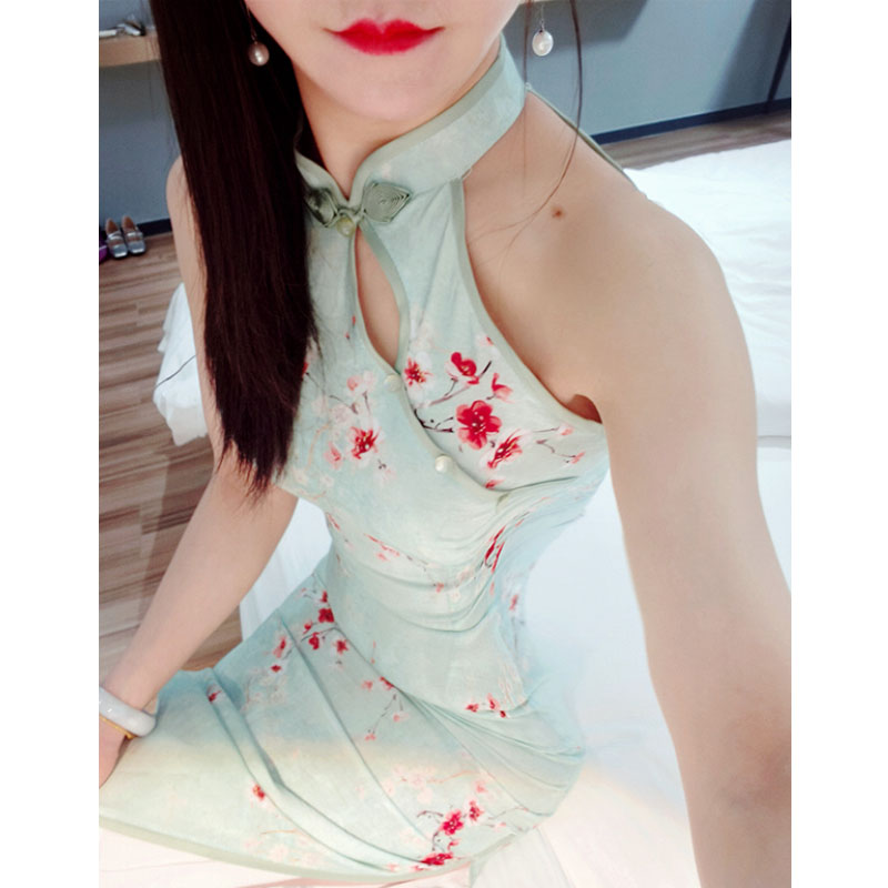 绿色挂脖旗袍2025新款夏季女无袖