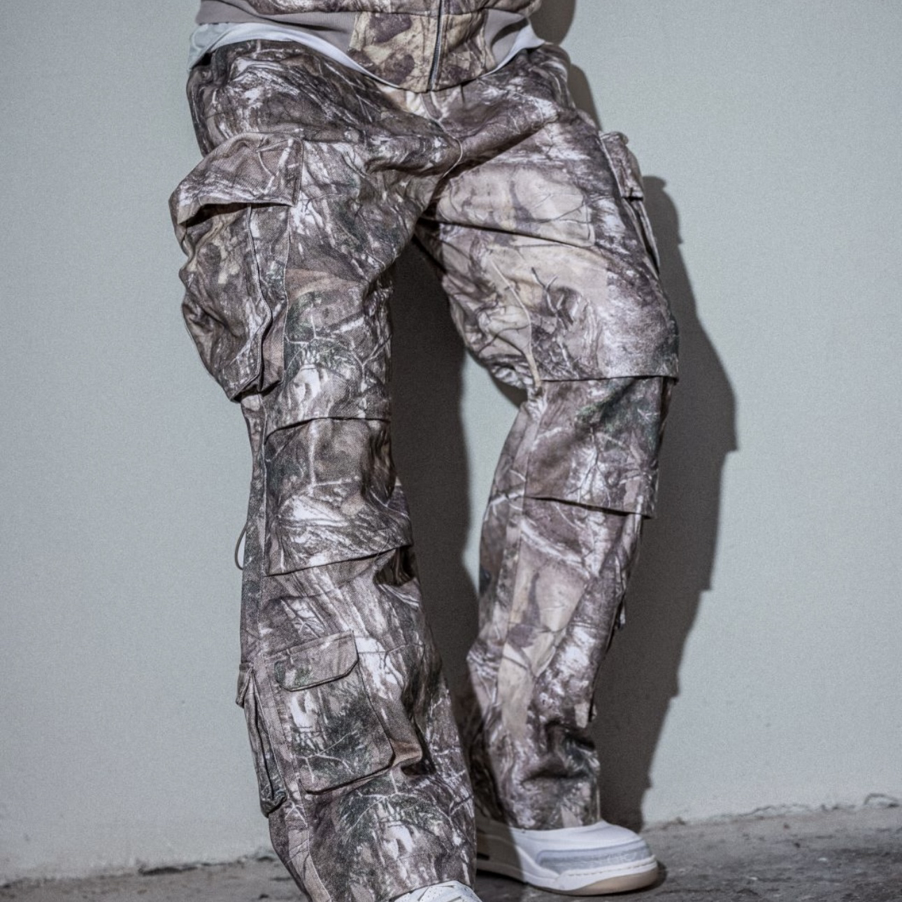 Toos. 24AW CAMO PANTS 树枝落叶迷彩宽松打褶降落伞兵裤工装裤