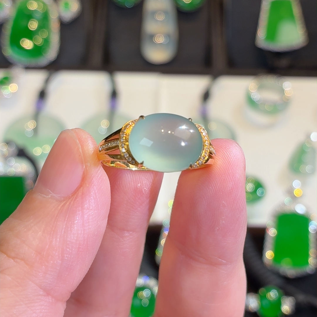 翡翠马鞍戒指18k