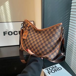 中古包包女2025新款潮时尚大容量老花腋下包女士宽肩带单肩斜挎包