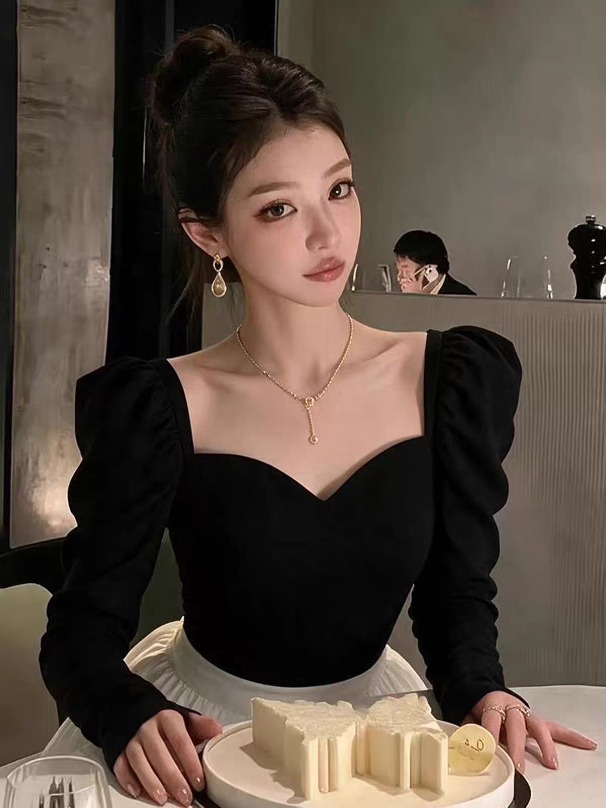 韩系性感风方领露锁骨泡泡袖长袖女秋季修身显瘦气质百搭打底上衣