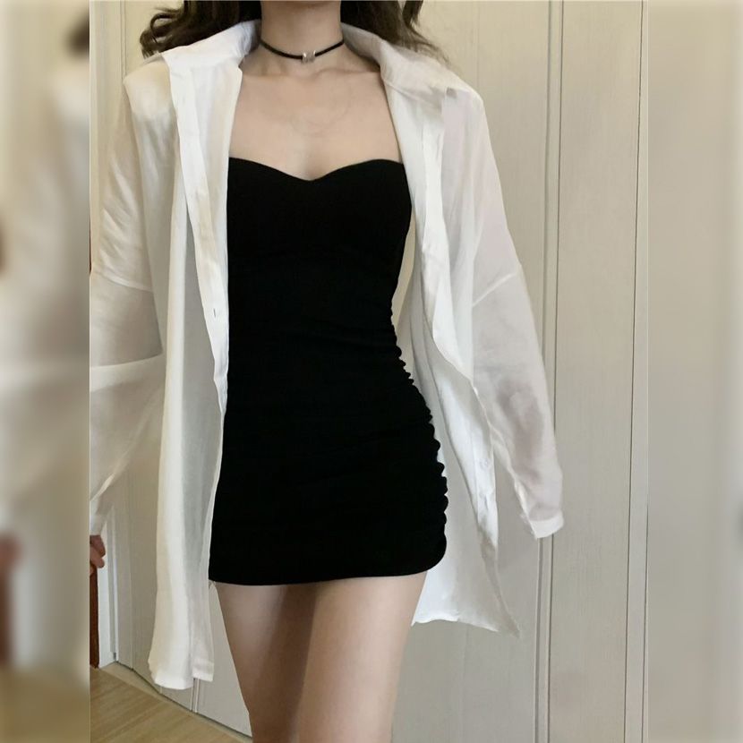 纯欲黑色吊带连衣裙女2026新款包臀纯欲性感收腰带胸垫遮肉短裙子