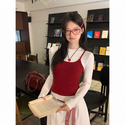 辣妹风红色叠穿吊带背心女春季新款修身辣妹风高级感短款小上衣潮