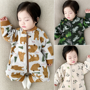 婴儿连体衣保暖加绒摇粒绒小月龄爬服哈衣外出服宝宝秋冬外出衣服