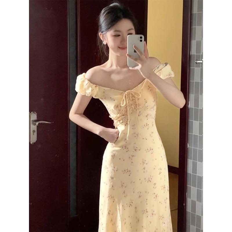 黄色碎花连衣裙夏日绝美小裙子字连衣裙