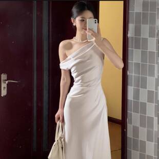 杏色斜肩连衣裙女收腰字长裙夏日绝美小白裙巨凉快包臀掐腰裙子