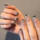 美甲穿戴甲 黑白小香风氛围感显白秋冬2025新款 miu系波点