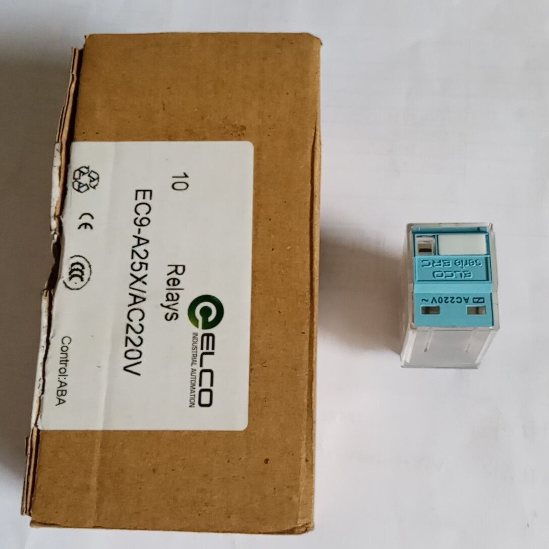 小型继电器德国宜科2盒 斯奈德7盒 工9盒。