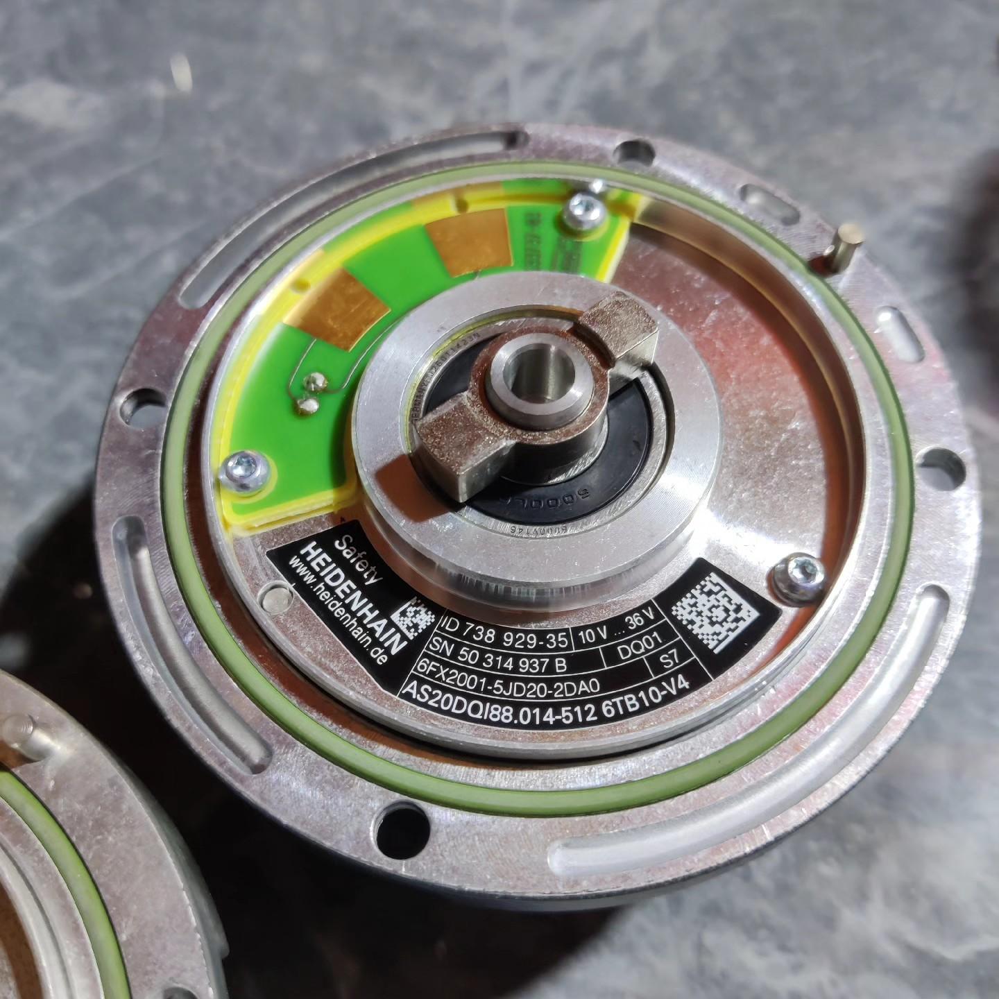 编码器6FX2001-5JD20-2DA0拆机的。