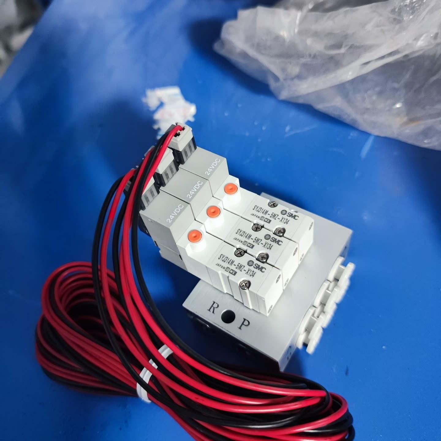 日本电磁阀 SYJ314M-5MZ-X134 三组带线