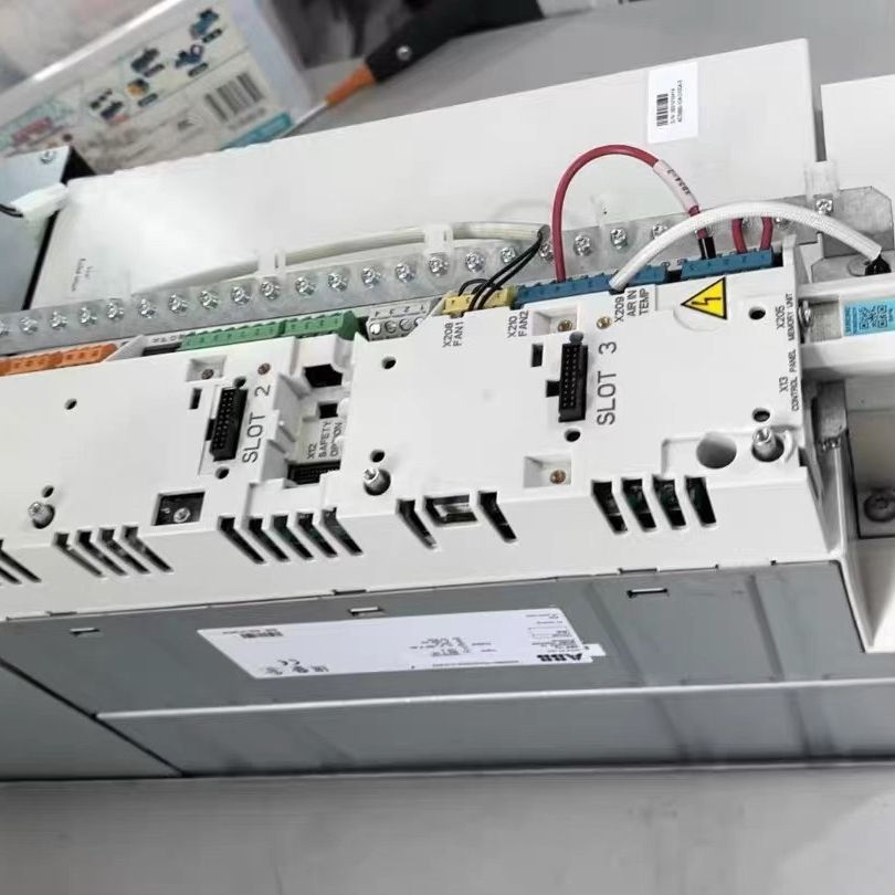 880系列逆变ACS880-104-0100A-3+P