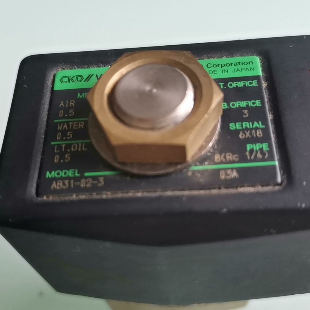 日本CKD电磁阀AB31-02-3 DC24V 一起